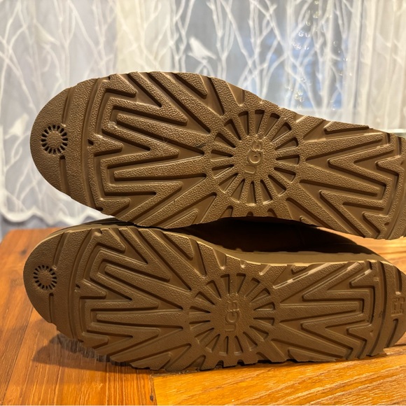 UGG Tall classic boots size 6.5 chestnut color in great conditions - Picture 8 of 10